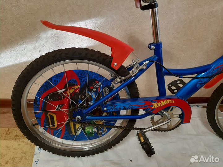 Продаю детский велосипед Hot Wils