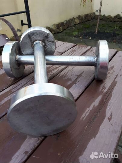 Гантели 2.4 кг,бу