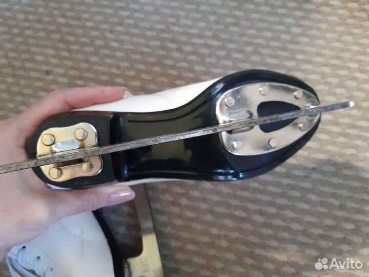 Коньки фигурные на девочку, 32 раз-р