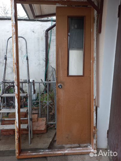 Дверь входная деревянная бу