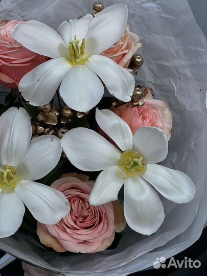 Букет из роз и тюльпанов