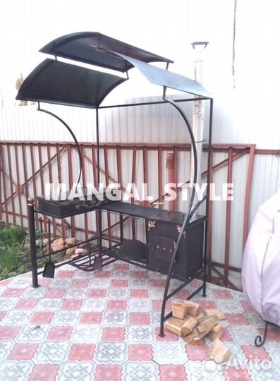 Мангал с крышей