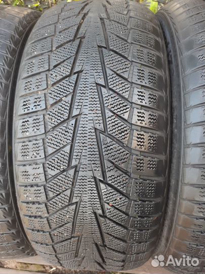 Hankook Winter I'Cept iZ 2 W616 225/50 R17
