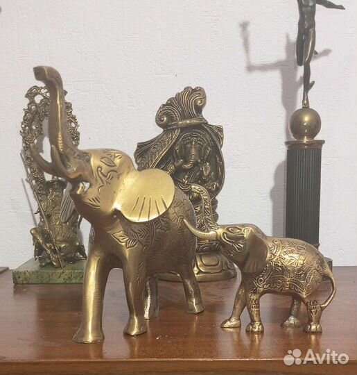 Слоны бронза