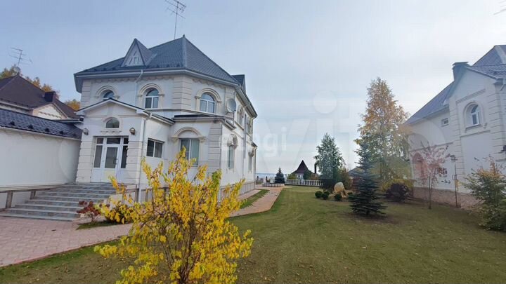 Коттедж 420 м² на участке 21 сот.