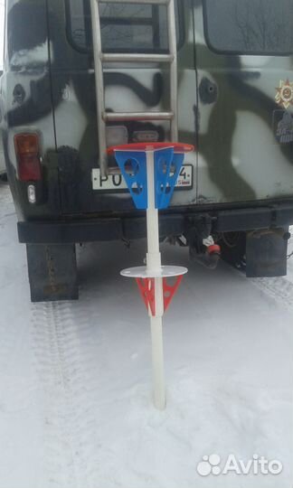 Стул на одной ноге