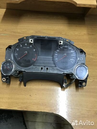 Приборная панель ауди А8-D3-3.7л 2003