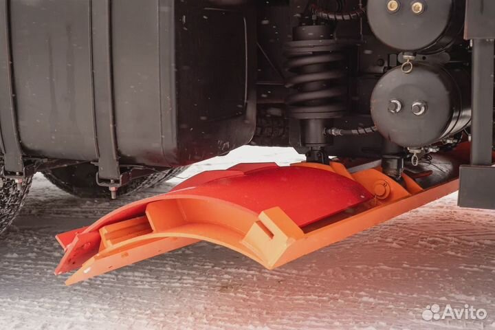 Снегоуборочная машина на базе самосвала маз