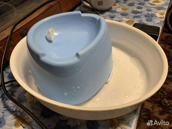 Фонтан поилка для кошек