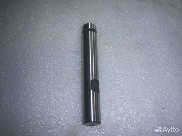 Шкворень поворотного кулака левый (L) toyota 7-8FD