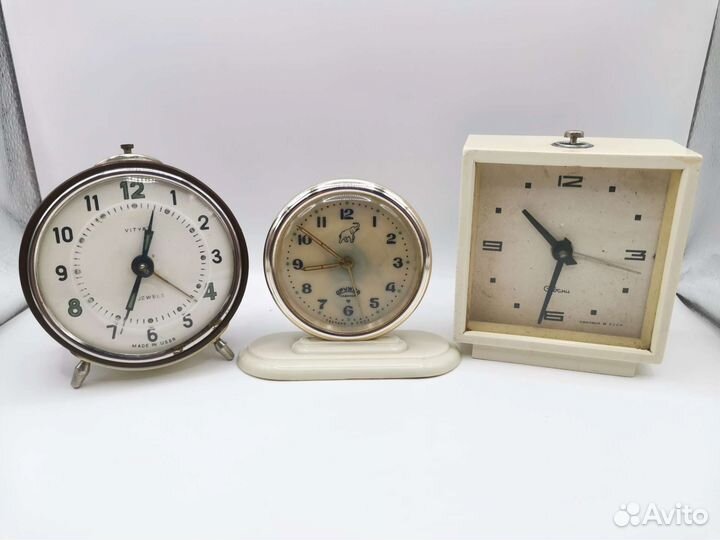 Часы настольные Дружба Севани Витязь СССР