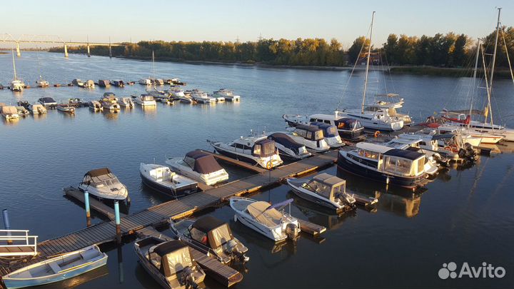 Лодки, катера, яхты. Стоянка