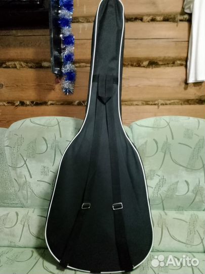 Акустическая гитара