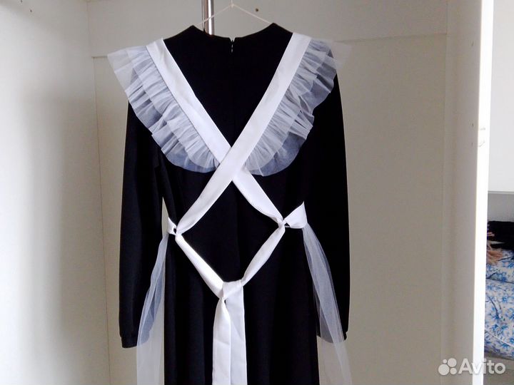 Белый школьный фартук