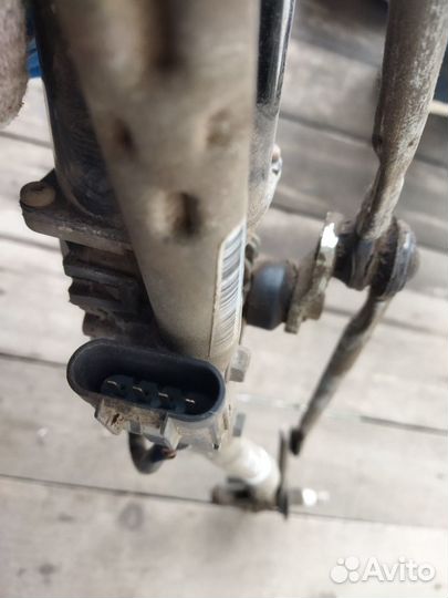 Трапеция стеклоочистителя с мотором GM Cruze