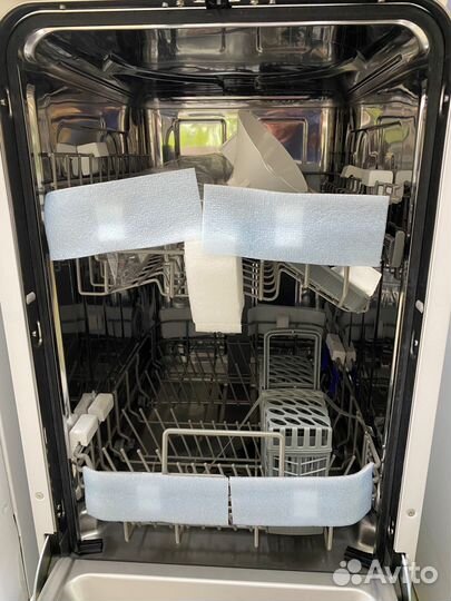 Посудомоечная машина Hansa ZWM475WH белая