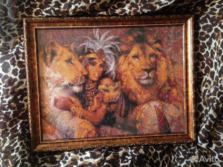 Картина вышита алмазный мозайкой имеется в наличии