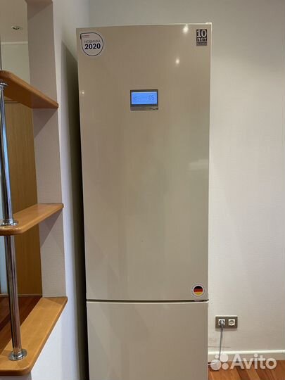 Холодильник с нижней морозильной камерой Bosch