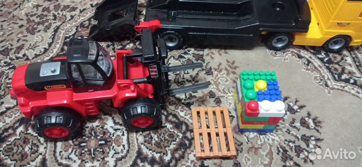 Игрушка грузовик