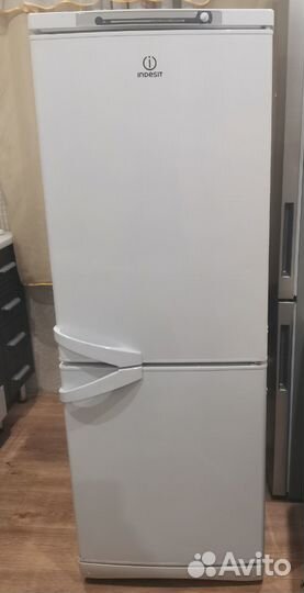 Холодильник Indesit не рабочий