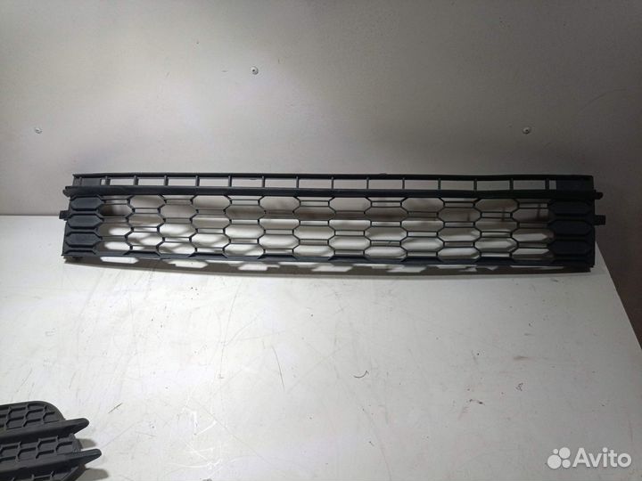 Решетка радиатора Skoda Rapid