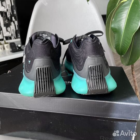 Reebok Zig Kinetica Assassin's Creed Valhalla