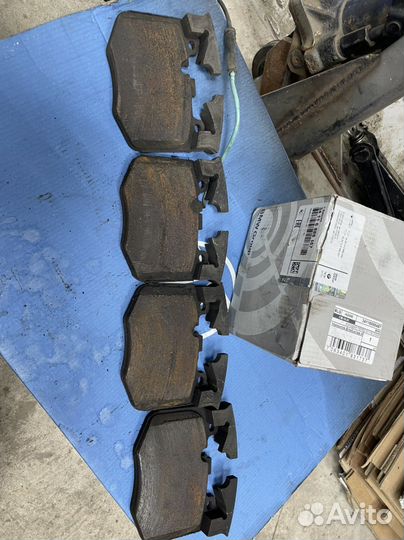 Колодки BMW G30 б/у передние и задние