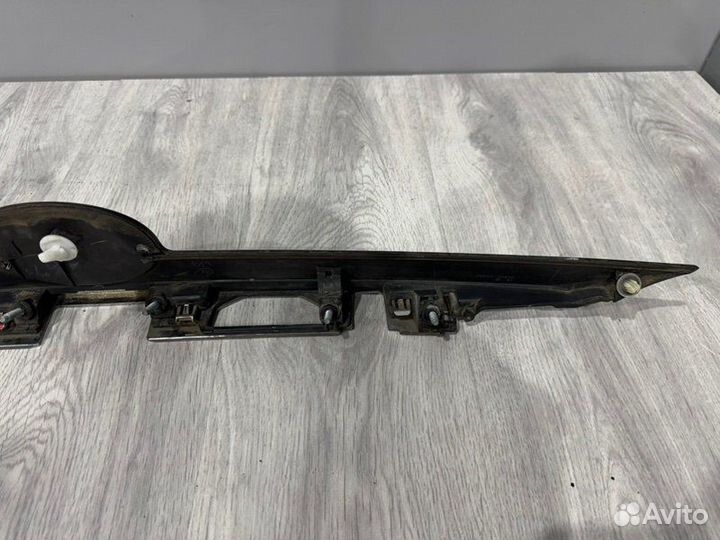 Накладка крышки багажника Toyota Camry V55 2AR-FE