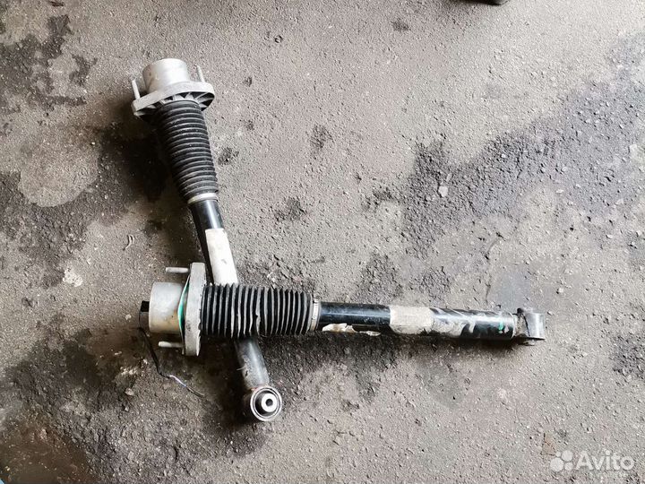 Рендж Ровер спорт 2 амортизатор задний