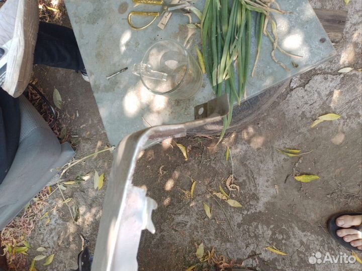 Крыло переднее правое на Renault Logan 2