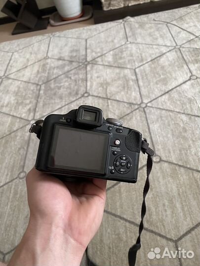 Компактный фотоаппарат