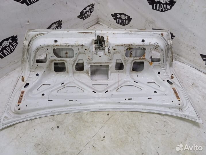 Крышка багажника Nissan Sunny B15