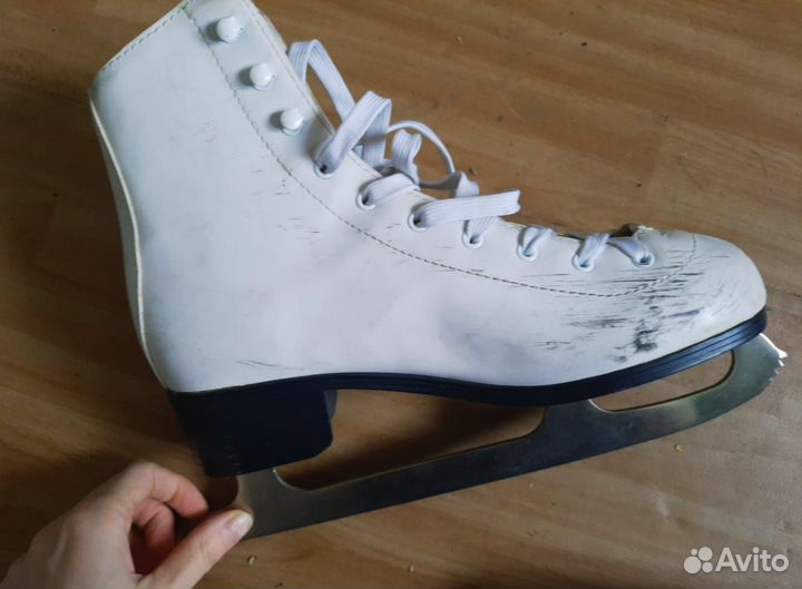 Коньки женские фигурные 41 размера бу