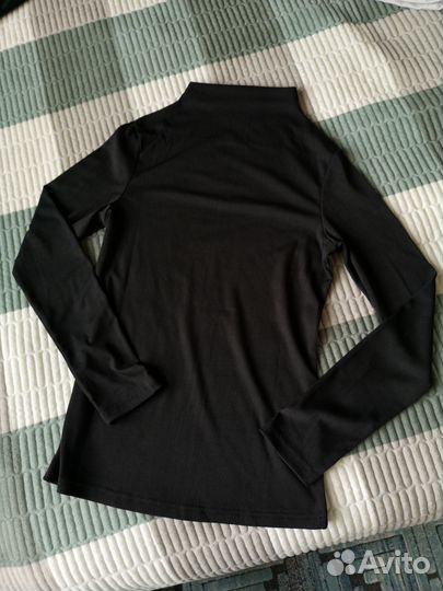 Черная водолазка рубчик