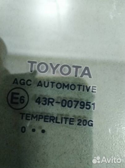 Стекло двери задней правой форточка Toyota Camry V