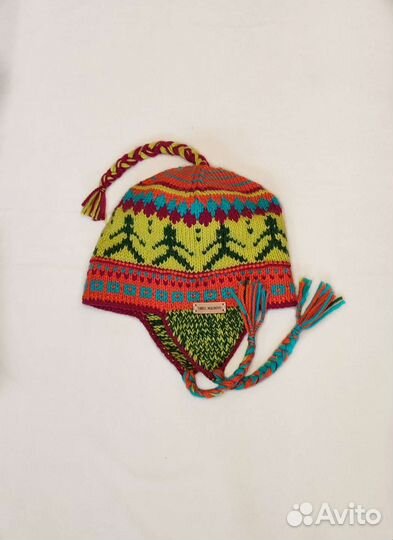 Шапка яркая