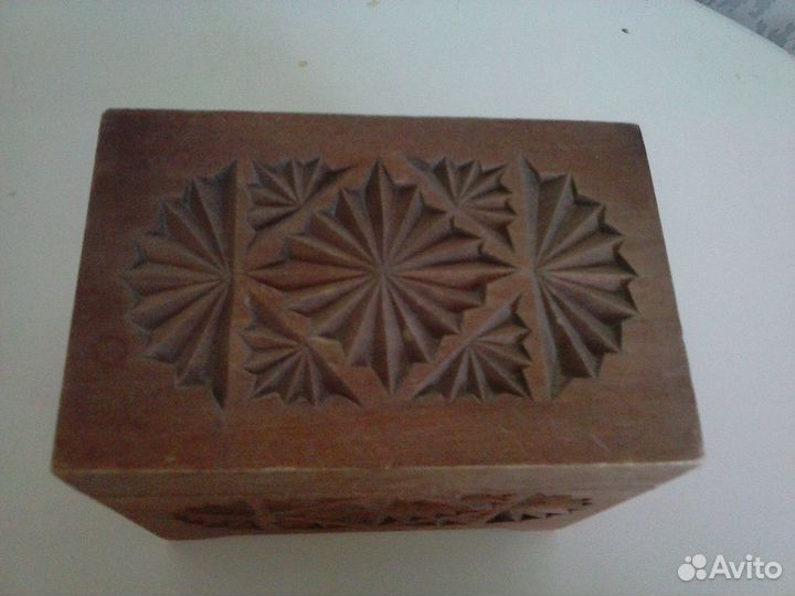 Деревянные шкатулки