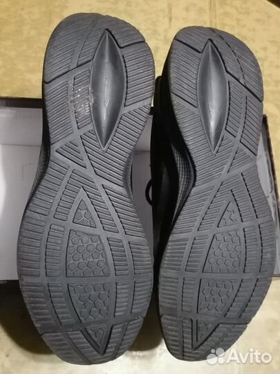 Кроссовки мужские Reserved 43 размера