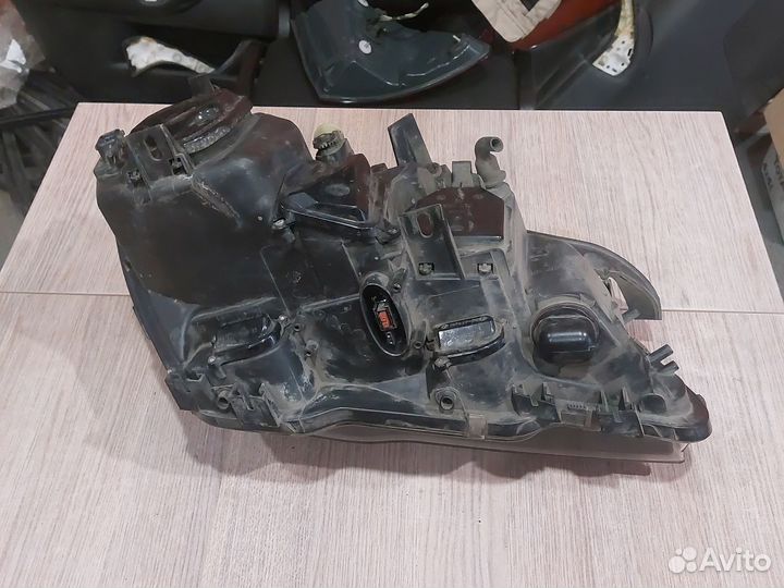 Фара левая биксенон BMW 7 E65 E66