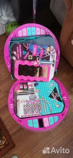 Чемодан-шкаф лол