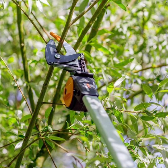 Cучкорез телескопический Fiskars UPX86, UPX84