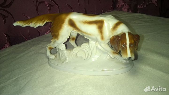Фарфоровая статуэтка 