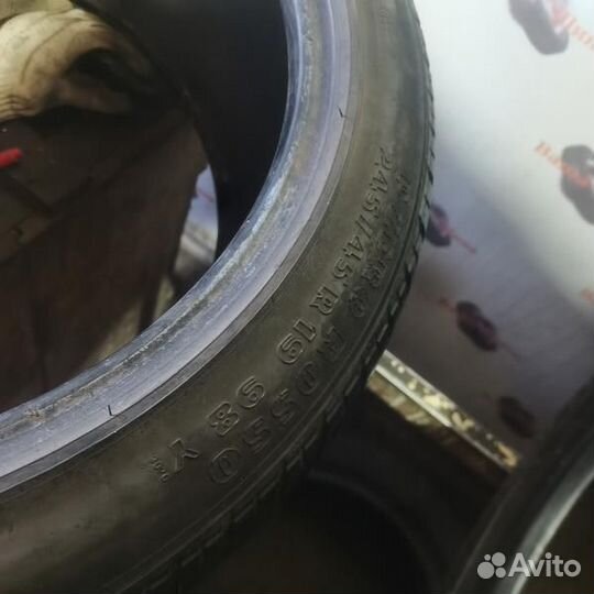 Pirelli P Zero Rosso 245/45 R19