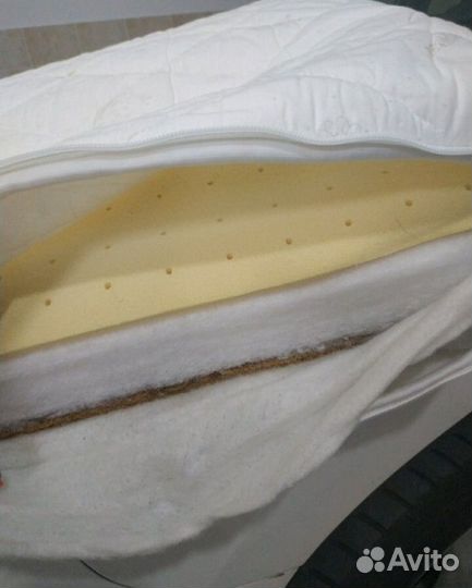 Кровать