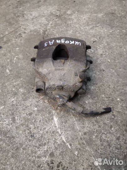 Суппорт тормозной передний правый Skoda Octavia