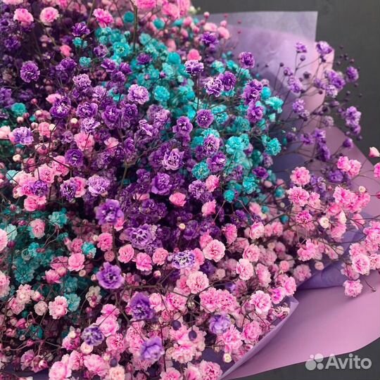 Гипсофила радужная в букете