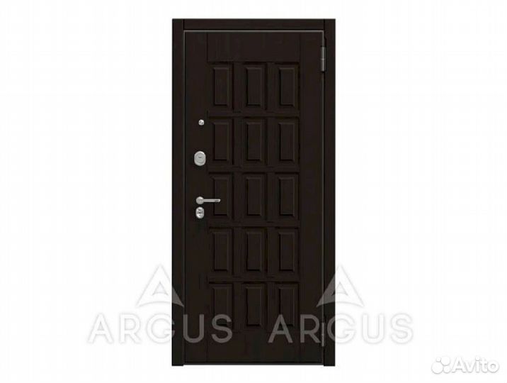 Входная дверь в квартиру Ferroni