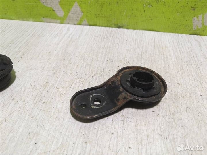 Кронштейн радиатора Киа Сепия Шума 96-01