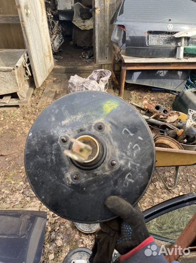 Вакуумник VW Passat B4