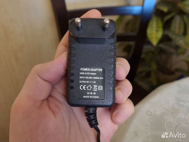 Автоматический детектор банкнот Cassida Quattro S